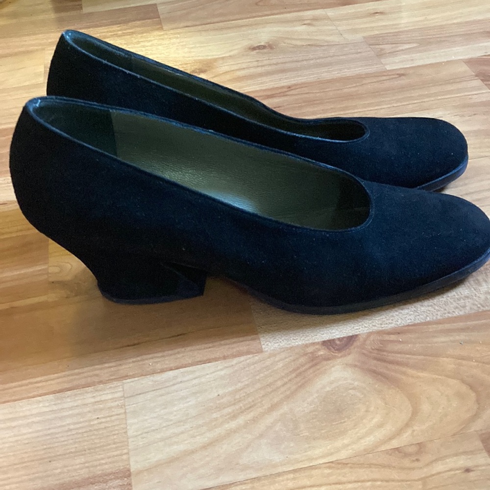 Vintage Black suede Yves Saint Laurent pumps